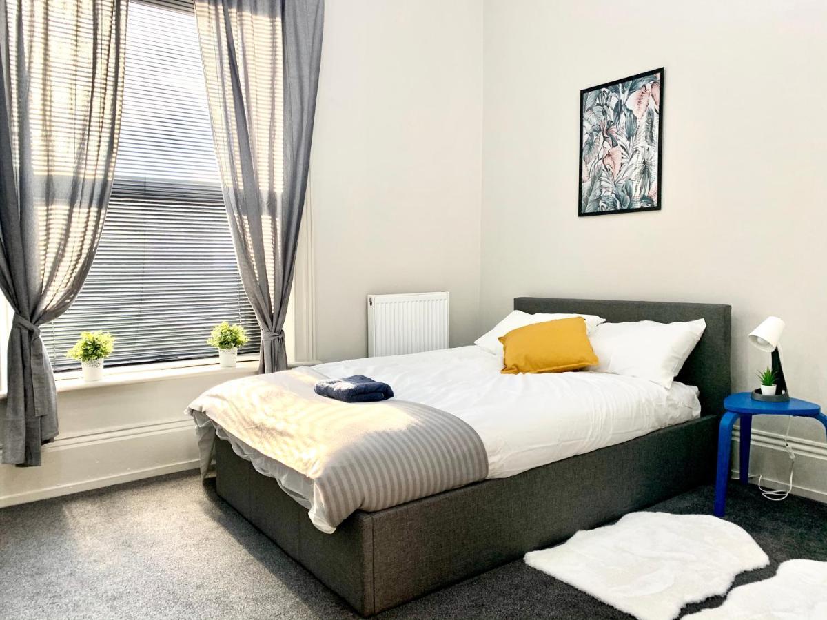 Free, Large Car Park Apartment Wakefield Εξωτερικό φωτογραφία
