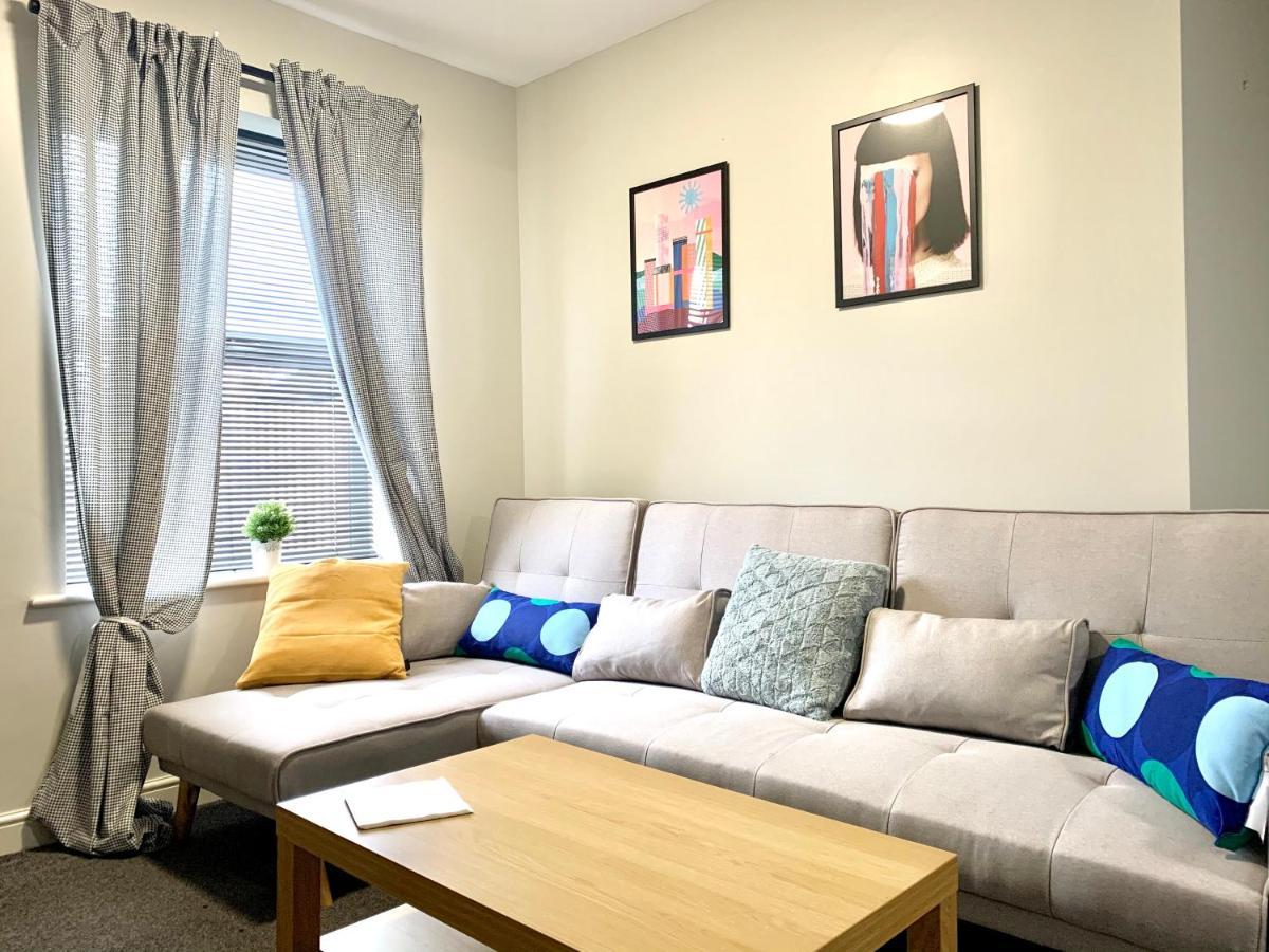 Free, Large Car Park Apartment Wakefield Εξωτερικό φωτογραφία